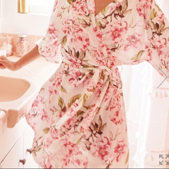 Show Me Your Mumu Floral Robe/Kimono - Picture 3 of 11